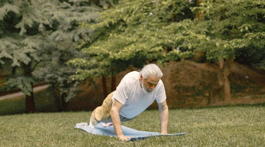 Home yoga flow for-calm