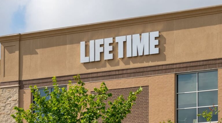 How Premium Fitness Clubs Are Redefining Muscle, Recovery & Health - Muscle & Fitness