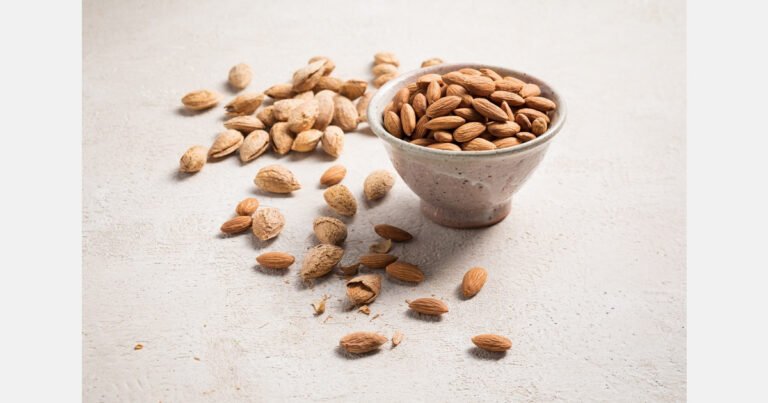 Daily almonds linked to cognitive and metabolic health