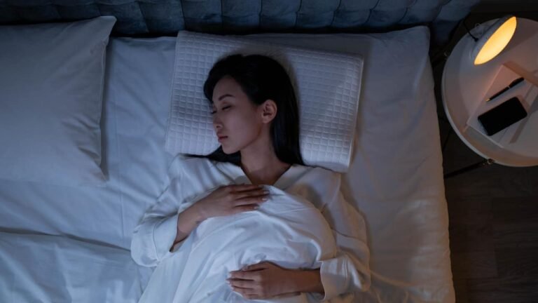 You will never sleep late at night after knowing what happens during deep sleep- Moneycontrol.com You will never sleep late at night after knowing what happens during deep sleep- Moneycontrol.com