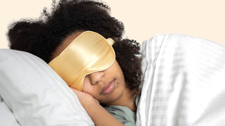 6 sleep experts on the lifestyle habits to avoid before bed. 6 sleep experts on the lifestyle habits to avoid before bed.