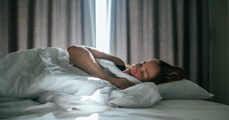 Sustained-release melatonin may boost sleep outcomes and wellbeing for poor sleepers: RCT Sustained-release melatonin may boost sleep outcomes and wellbeing for poor sleepers: RCT