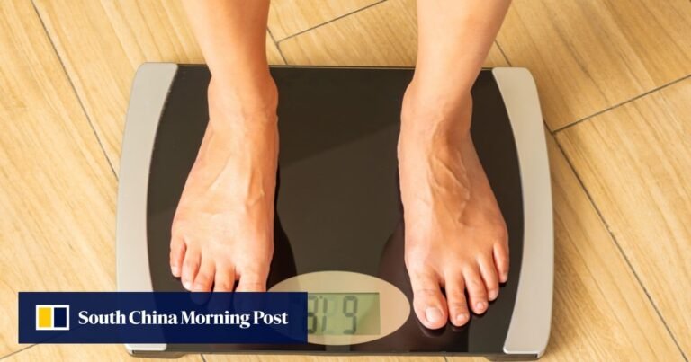 Lose sleep, gain weight: how chronic sleep loss can add 0.5kg every 6 weeks Lose sleep, gain weight: how chronic sleep loss can add 0.5kg every 6 weeks