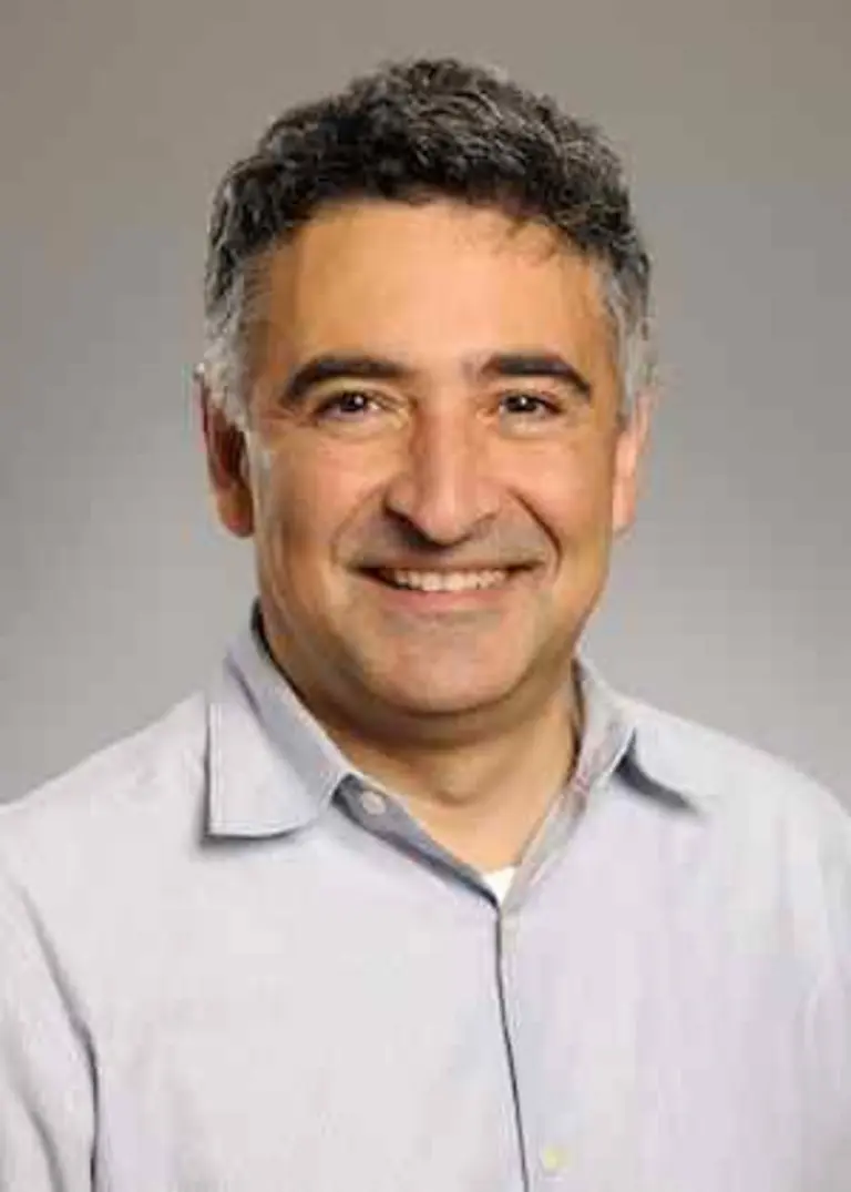 Photo of Arash Grakoui