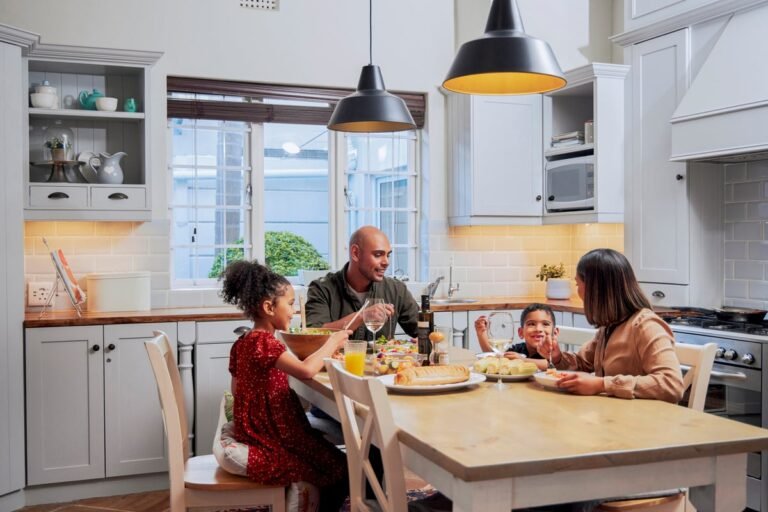 Experts explain if eating dinner earlier leads to better sleep