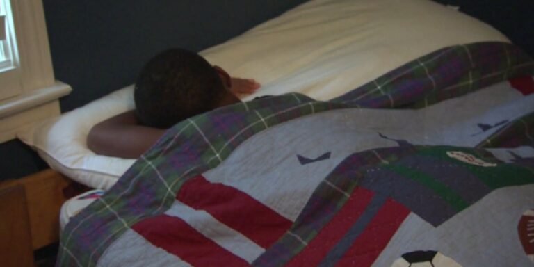 Michigan parents urged to reset kids’ sleep schedules before school starts Michigan parents urged to reset kids’ sleep schedules before school starts