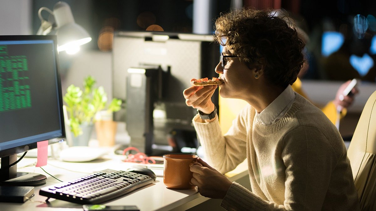 By the end, the researchers concluded nearly 60 percent of participants skipped breakfast, roughly 50 percent ate late-night dinners, while 41 percent adhered to both eating habits.