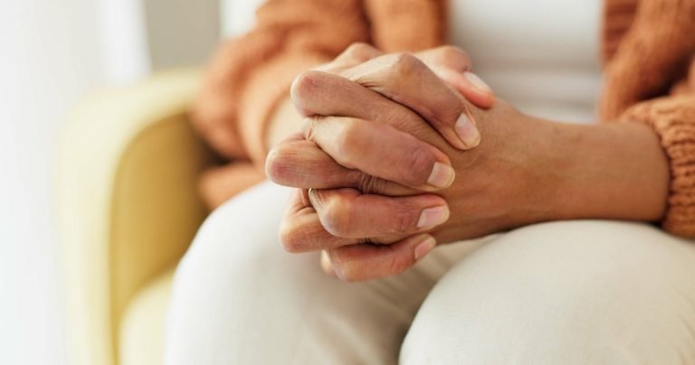 Study ties estrogen-based menopausal hormone therapy to lower Alzheimer’s risk Study ties estrogen-based menopausal hormone therapy to lower Alzheimer’s risk