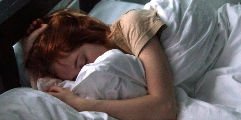 Health expert shares insight into seasonal effects on sleep