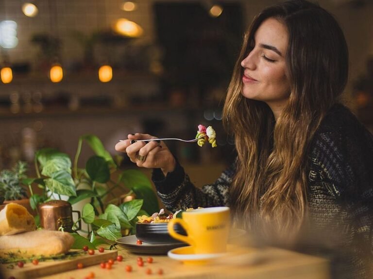 Cutting carbs, taking supplements for ‘hormone health’ because of a post? UAE doctors explain the risks Cutting carbs, taking supplements for ‘hormone health’ because of a post? UAE doctors explain the risks