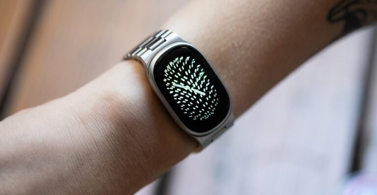 Everything old is new again with the Fitbit Edge Everything old is new again with the Fitbit Edge