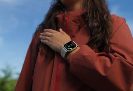 Woman wearing Huawei Watch D3