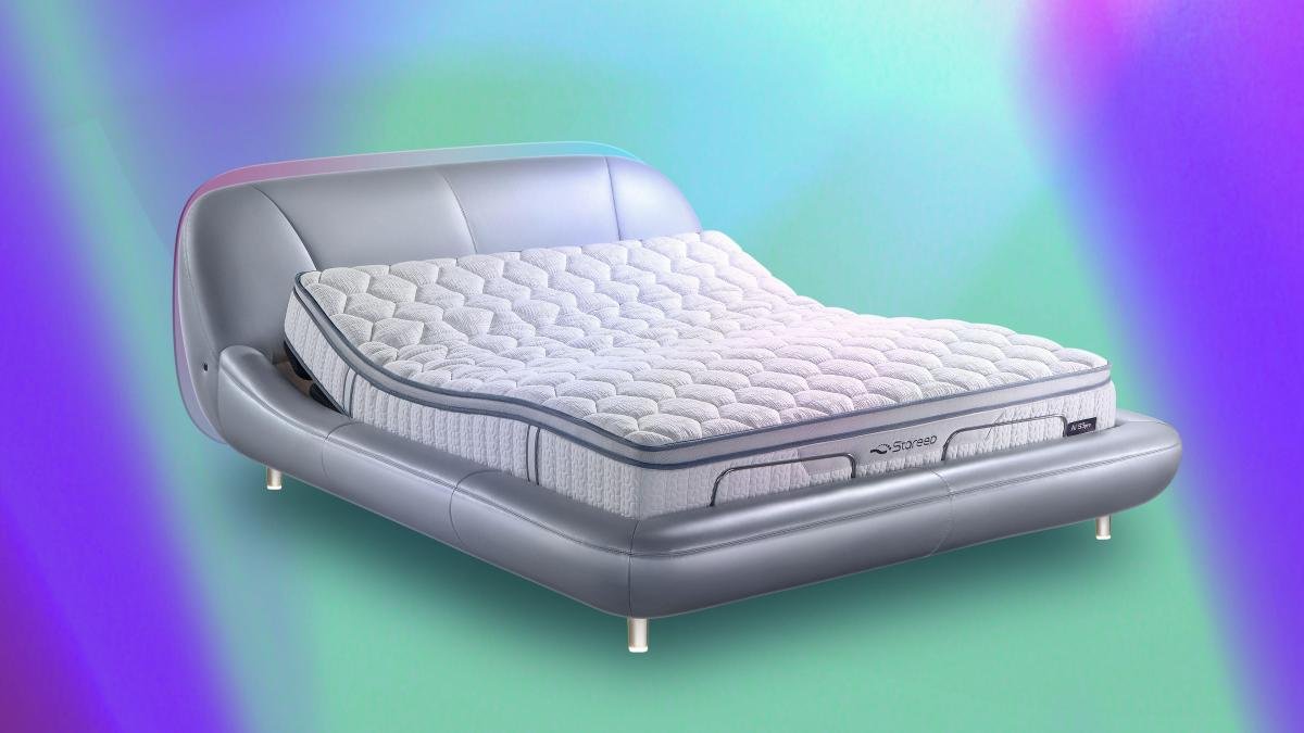 Stareep's SmartSleep system featured against a multicolored CNET background.