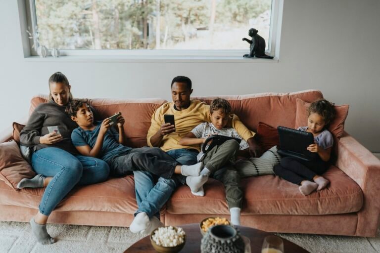 What does healthy social media use look like? A family doctor weighs in.