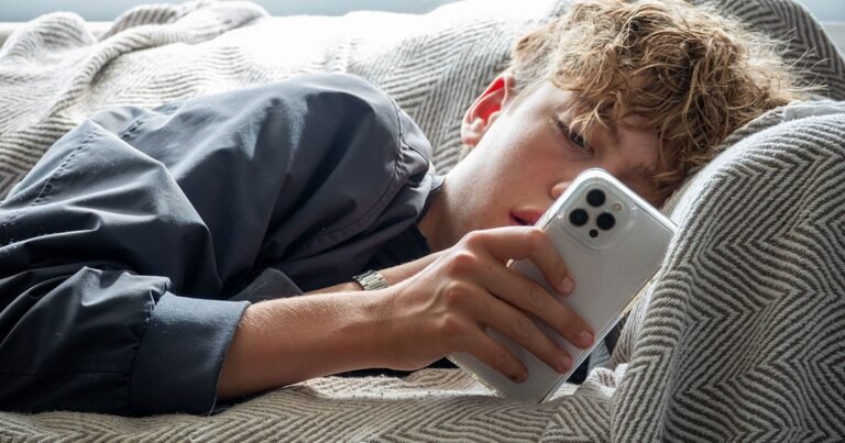 Here’s how much sleep doomscrolling is costing your kids Here's how much sleep doomscrolling is costing your kids