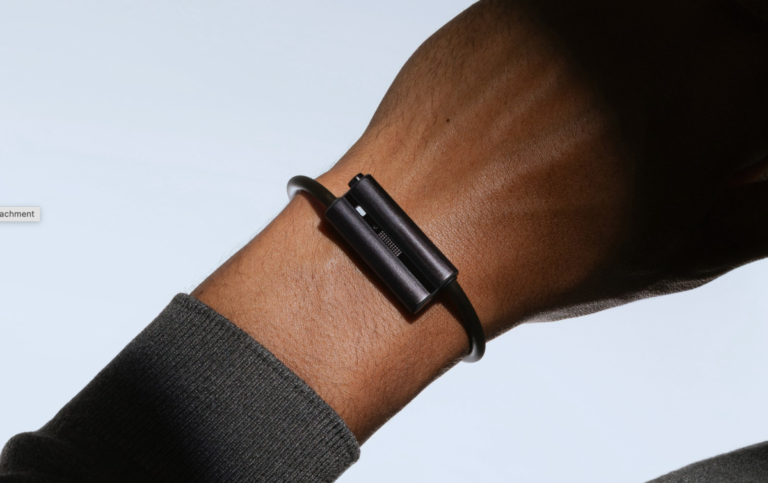 Fitbit founders launch Luffu Link, an LTE health and safety band | TechCrunch Fitbit founders launch Luffu Link, an LTE health and safety band | TechCrunch